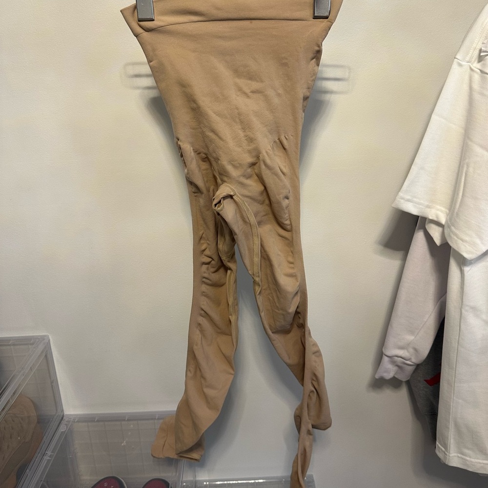 SKIMS Shapewear Leggings